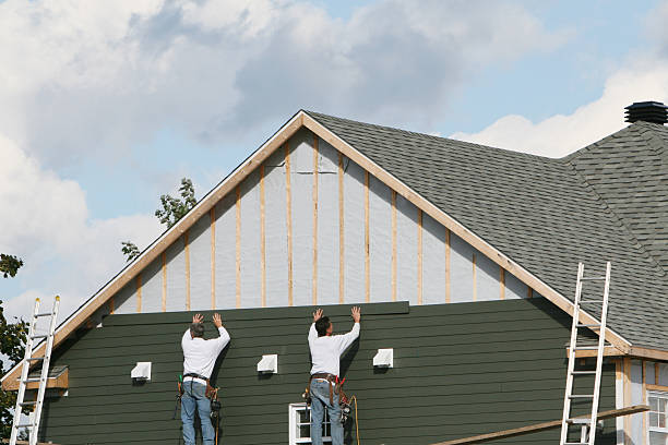 Professional Siding technician working in Spotswood, NJ